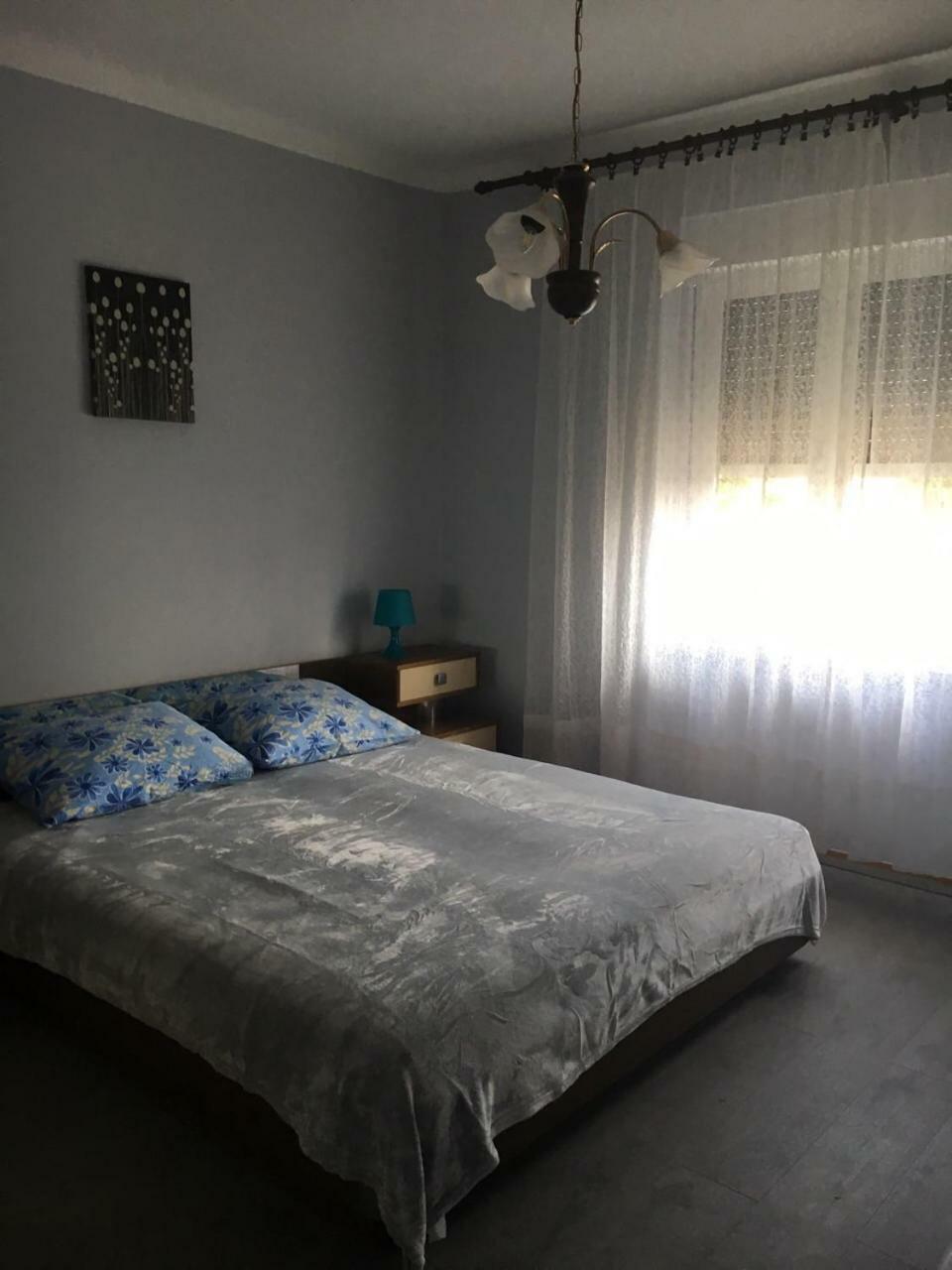 Apartment Kumicic - 3 Bedrooms อิตชิชี ภายนอก รูปภาพ